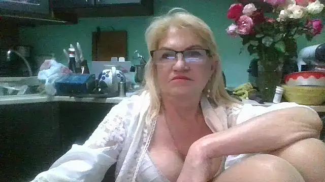 Heidi-Helga online show from October 2025 07:22:02 PM