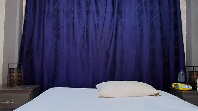 Snapshot of Effie_cooper chatting on March 2025 07:25:01 PM Effie cooper online show from March 2025 07:25:01 PM