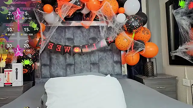 Snapshot of Effie_cooper chatting on October 2025 07:36:02 PM Effie cooper online show from October 2025 07:36:02 PM