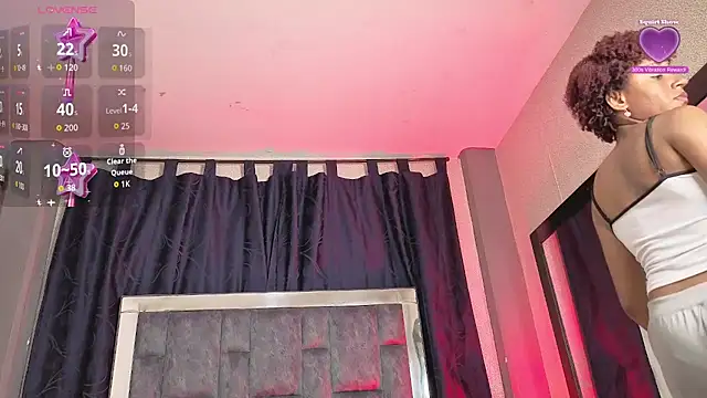 Snapshot of Effie_cooper chatting on November 2025 07:14:01 PM Effie cooper online show from November 2025 07:14:01 PM