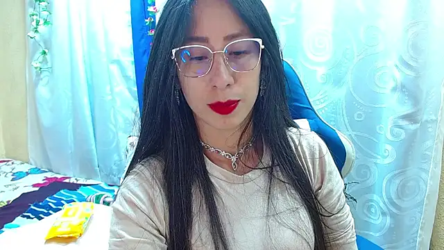 Gia leinn online show from November 2025 12:42:01 AM