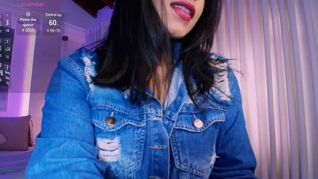 hannah thomson  online show from March 2025 07:39:01 PM