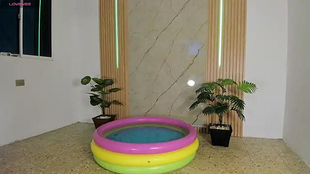 flor herrera01 online show from April 2026 03:20:01 AM