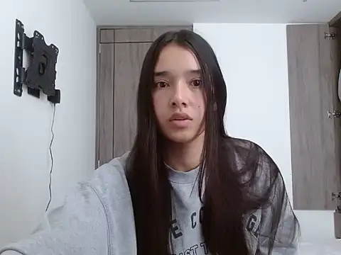  luna 777 online show from April 2026 01:03:01 PM