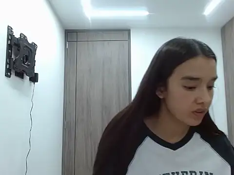  luna 777 online show from April 2026 12:41:01 AM