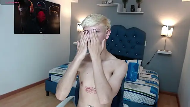 Snapshot of matteo_foxx chatting on February 2025 08:09:02 PM matteo foxx online show from February 2025 08:09:02 PM