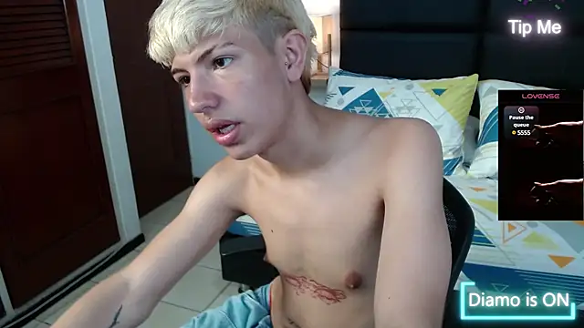 Snapshot of matteo_foxx chatting on March 2025 07:01:02 PM matteo foxx online show from March 2025 07:01:02 PM