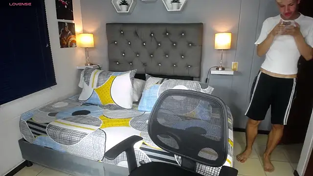 Snapshot of matteo_foxx chatting on March 2025 07:07:02 PM matteo foxx online show from March 2025 07:07:02 PM