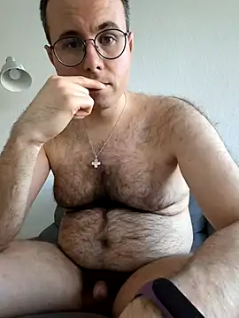 Snapshot of Simonudist chatting on March 2026 04:32:02 PM Simonudist online show from March 2026 04:32:02 PM