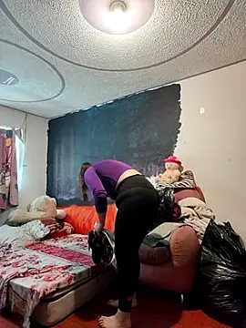 krolay16 online show from October 2025 02:28:01 PM