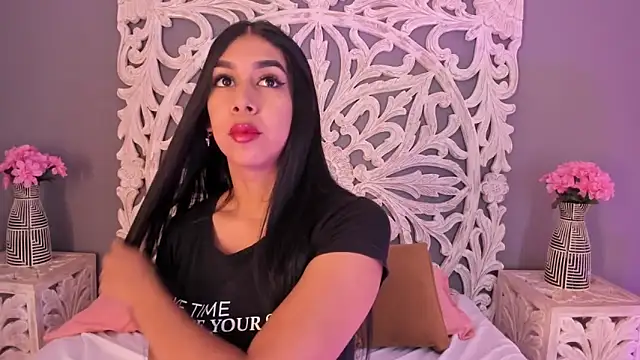 AnnieGibbyns online show from November 2025 08:52:02 PM