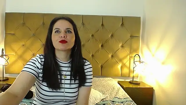 Snapshot of laura_hotties chatting on March 2025 04:01:01 PM laura hotties online show from March 2025 04:01:01 PM