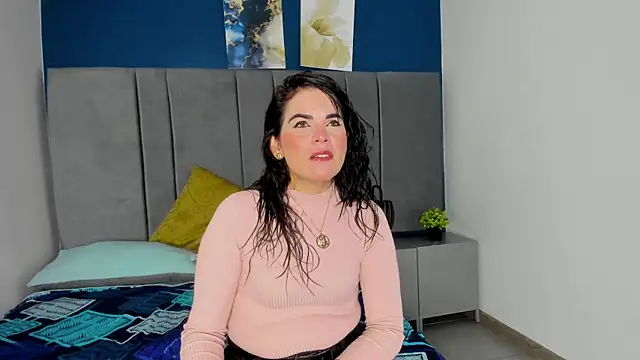 Snapshot of laura_hotties chatting on September 2025 12:54:01 PM laura hotties online show from September 2025 12:54:01 PM