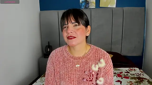 Snapshot of laura_hotties chatting on October 2025 01:20:01 PM laura hotties online show from October 2025 01:20:01 PM