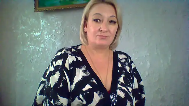 ArielXLoveresss online show from November 2025 11:00:01 AM