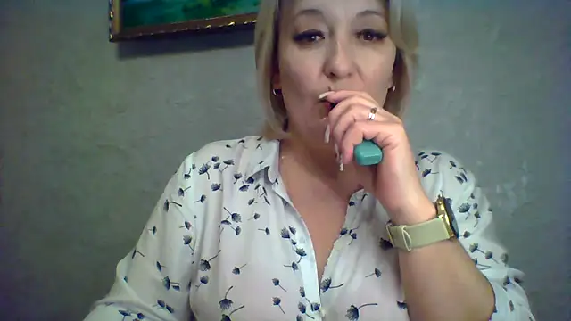 ArielXLoveresss online show from November 2025 07:24:01 PM