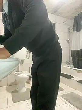 Snapshot of rogerdik76 chatting on February 2026 06:48:02 AM rogerdik76 online show from February 2026 06:48:02 AM