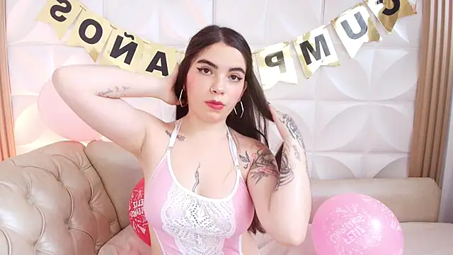 DaphneGlas online show from September 2025 01:00:02 PM