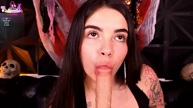 DaphneGlas online show from October 2025 01:01:01 PM