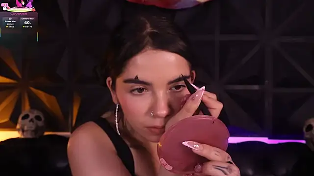 DaphneGlas online show from October 2025 01:01:02 PM