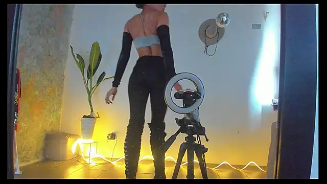 SoleiAndKairo online show from April 2026 08:20:01 PM