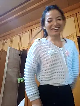 Snapshot of Dewbunn chatting on December 2025 01:43:01 AM Dewbunn online show from December 2025 01:43:01 AM