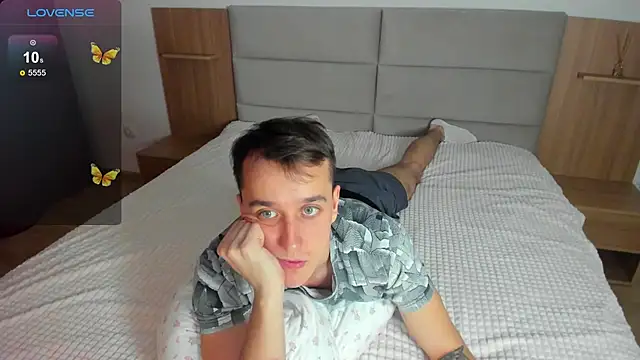 Snapshot of your_super_hero chatting on February 2025 06:26:02 PM your super hero online show from February 2025 06:26:02 PM