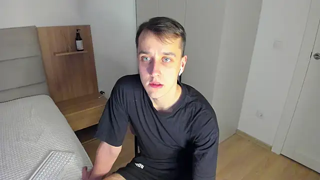 Snapshot of your_super_hero chatting on March 2025 03:27:01 PM your super hero online show from March 2025 03:27:01 PM