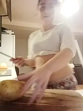 Mary-annTruestar online show from December 2025 06:27:02 PM