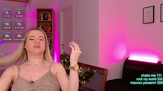 CutiePie69   online show from June 2026 07:20:01 PM