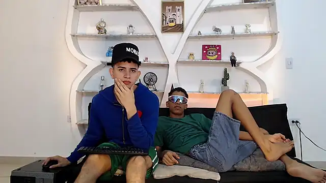 KING OFF BOYS online show from December 2025 01:20:02 PM