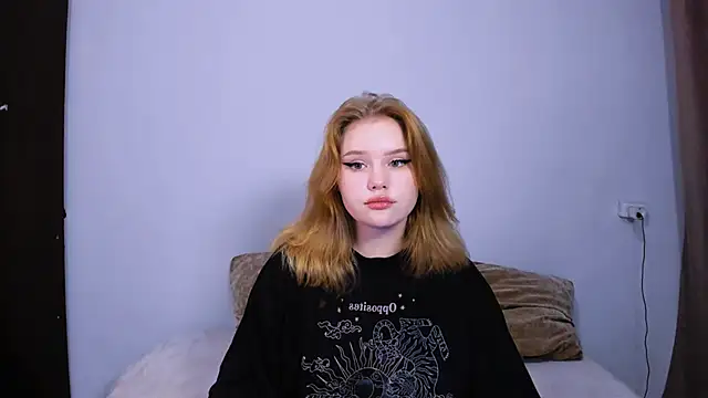 LaseyMoon online show from September 2025 11:10:02 PM