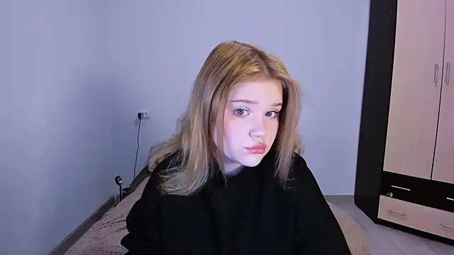 LaseyMoon online show from November 2025 01:49:02 AM