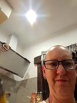 Emma Milf25 online show from November 2025 07:21:01 PM