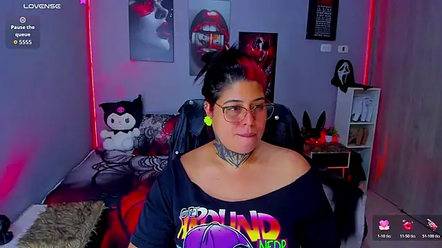 Snapshot of Veronika_metal chatting on October 2025 04:02:02 AM Veronika metal online show from October 2025 04:02:02 AM