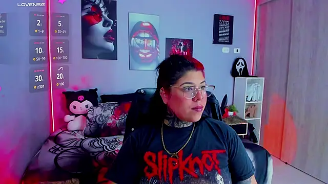 Snapshot of Veronika_metal chatting on November 2025 08:46:01 AM Veronika metal online show from November 2025 08:46:01 AM