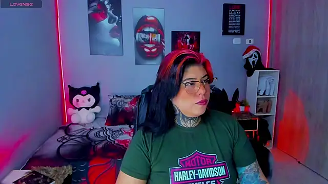 Snapshot of Veronika_metal chatting on November 2025 07:36:02 AM Veronika metal online show from November 2025 07:36:02 AM