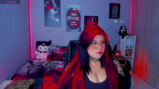 Snapshot of Veronika_metal chatting on December 2025 04:05:01 PM Veronika metal online show from December 2025 04:05:01 PM