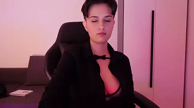 Snapshot of DomAres chatting on February 2025 07:56:02 PM DomAres online show from February 2025 07:56:02 PM