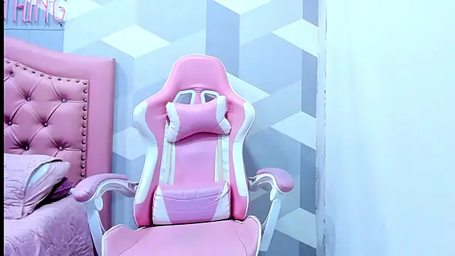 Gianna Watson online show from March 2025 01:17:01 PM