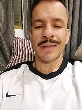 juniortche1313 online show from December 2025 01:55:02 AM