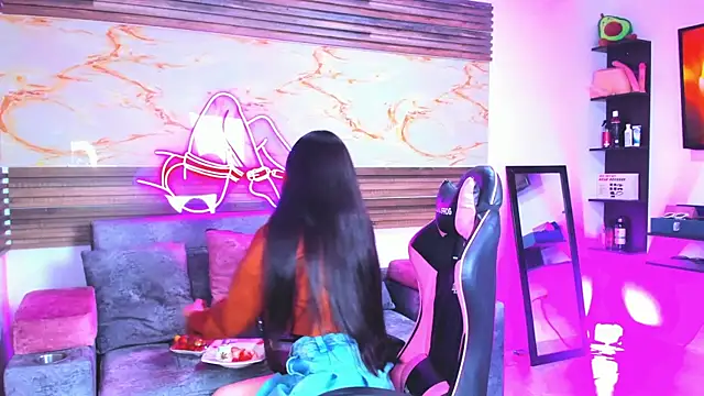 Cloe roouse online show from April 2026 02:05:01 PM