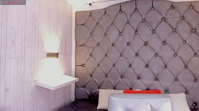 zephyra-angels online show from March 2025 04:01:01 AM