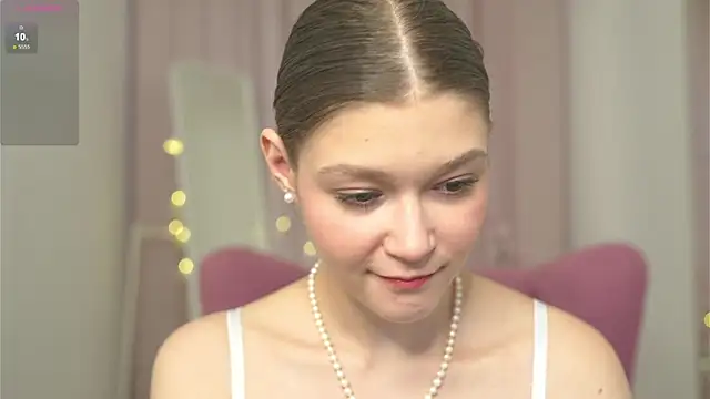 Snapshot of Kelly_Ember chatting on October 2025 02:49:01 PM Kelly Ember online show from October 2025 02:49:01 PM