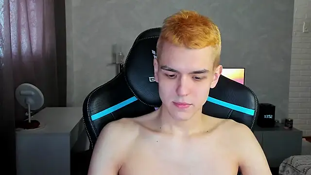 Snapshot of TravisRevas chatting on March 2025 10:54:02 AM TravisRevas online show from March 2025 10:54:02 AM