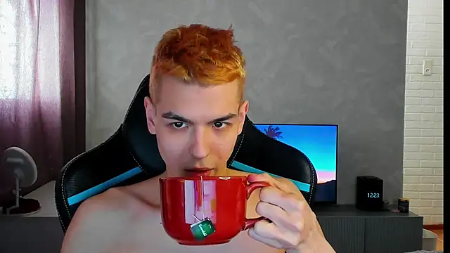 Snapshot of TravisRevas chatting on March 2025 09:24:02 AM TravisRevas online show from March 2025 09:24:02 AM