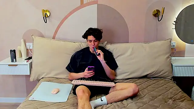 Snapshot of TravisRevas chatting on February 2026 02:46:02 PM TravisRevas online show from February 2026 02:46:02 PM