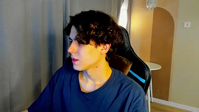 Snapshot of TravisRevas chatting on March 2026 03:34:02 AM TravisRevas online show from March 2026 03:34:02 AM