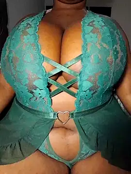 wamie12 online show from November 2025 09:38:02 PM