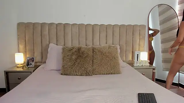 Snapshot of Sophie_Restrepo chatting on March 2026 03:19:02 PM Sophie Restrepo online show from March 2026 03:19:02 PM